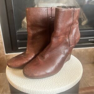 Nine West Brown Leather Ankle Wedge Boots with 3.5’ Heel. Size 7.5